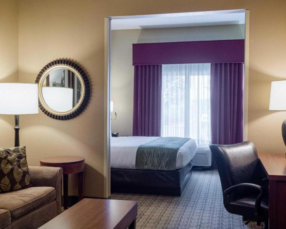 Comfort Suites Starkville Eksteriør billede