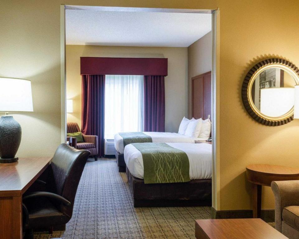 Comfort Suites Starkville Eksteriør billede