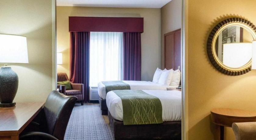 Comfort Suites Starkville Eksteriør billede