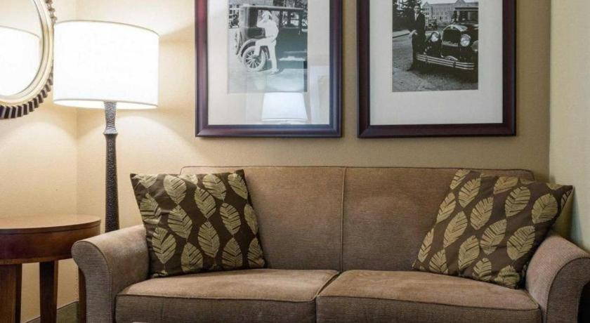 Comfort Suites Starkville Eksteriør billede
