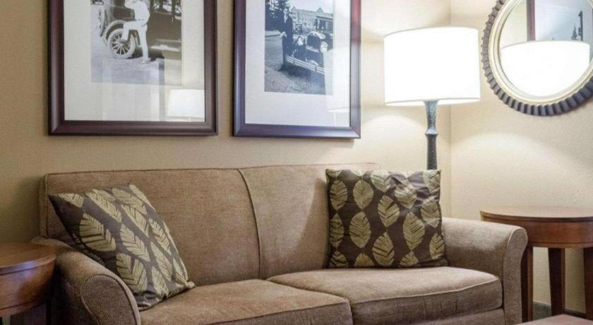 Comfort Suites Starkville Eksteriør billede